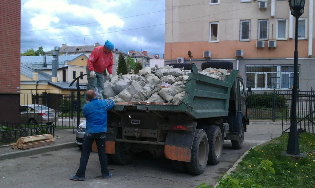 Вывоз строительного мусора в Большой Камне от 1623 руб. – ПроМусор