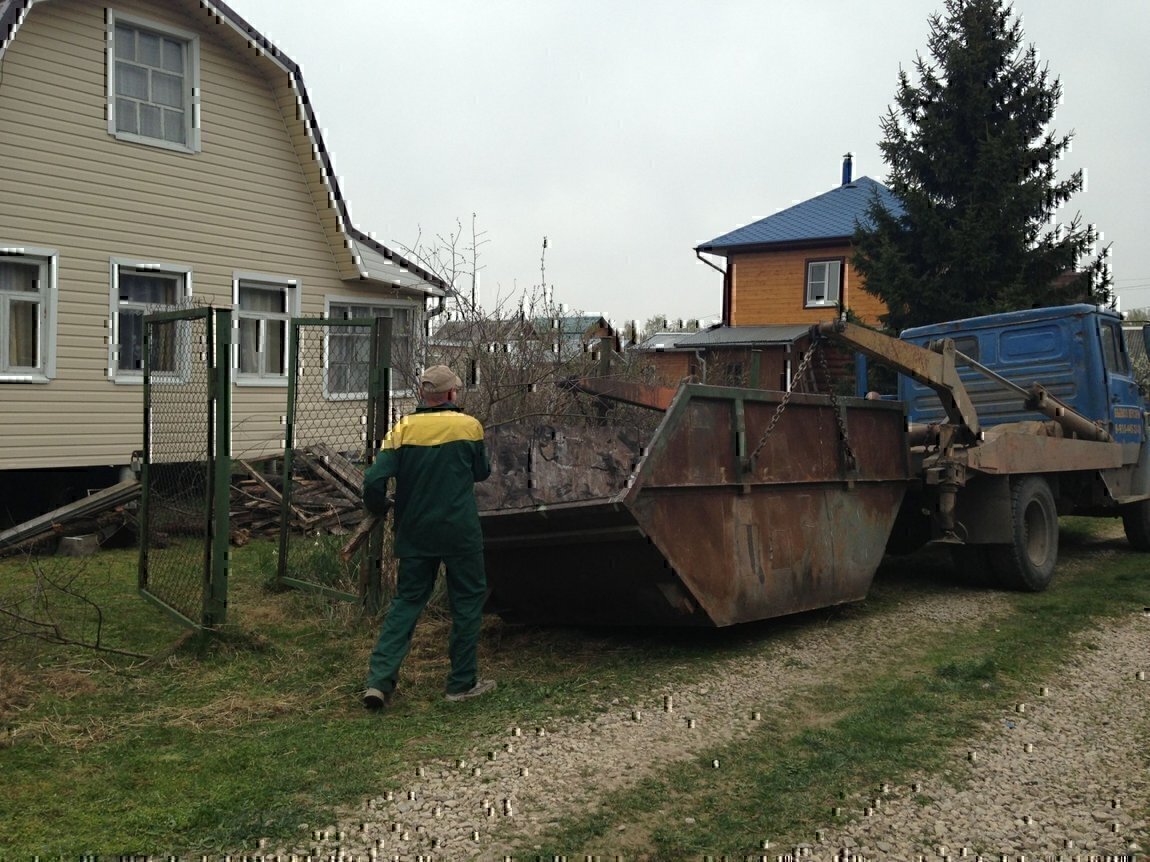 Вывоз мусора и отходов с дачи и участка СНТ в Большой Камне в октябре