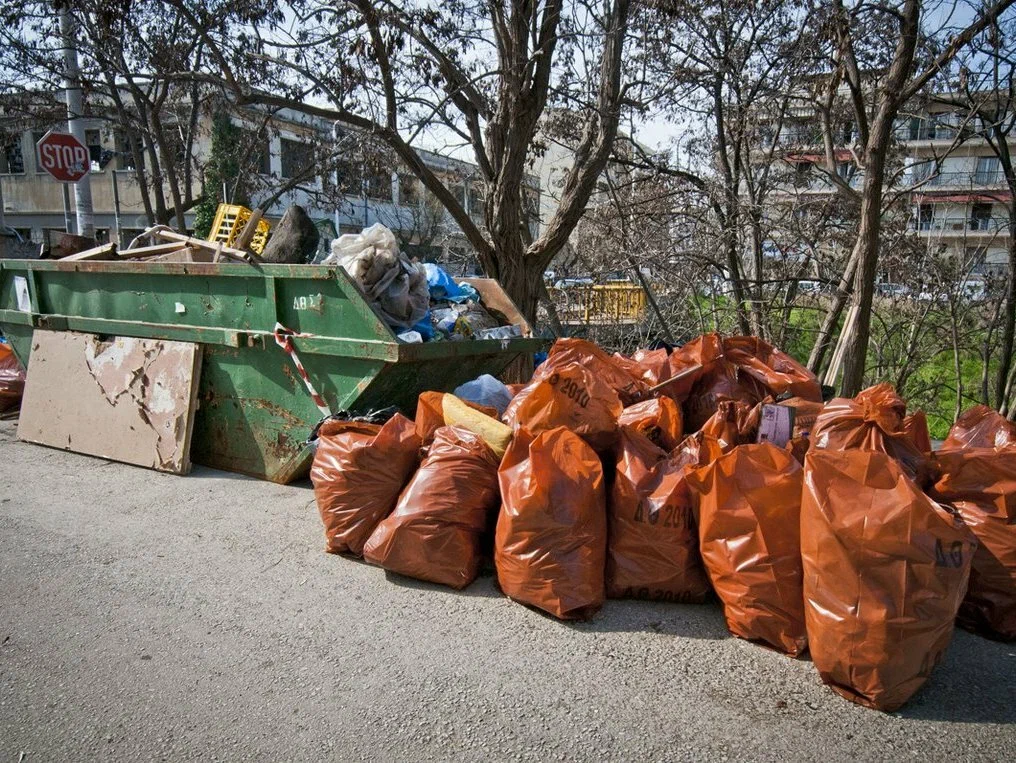 Круглосуточный вывоз мусора в Большой Камне в октябре