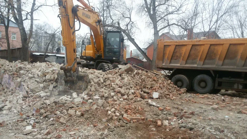 Вывоз мусора ОССиГ с выездом в Большой Камне в октябре