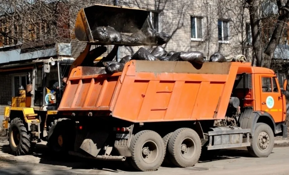 Вывоз мусора грузовым фургоном 5 тонн в Большой Камне – ПроМусор, аренда, цена от 1572 руб