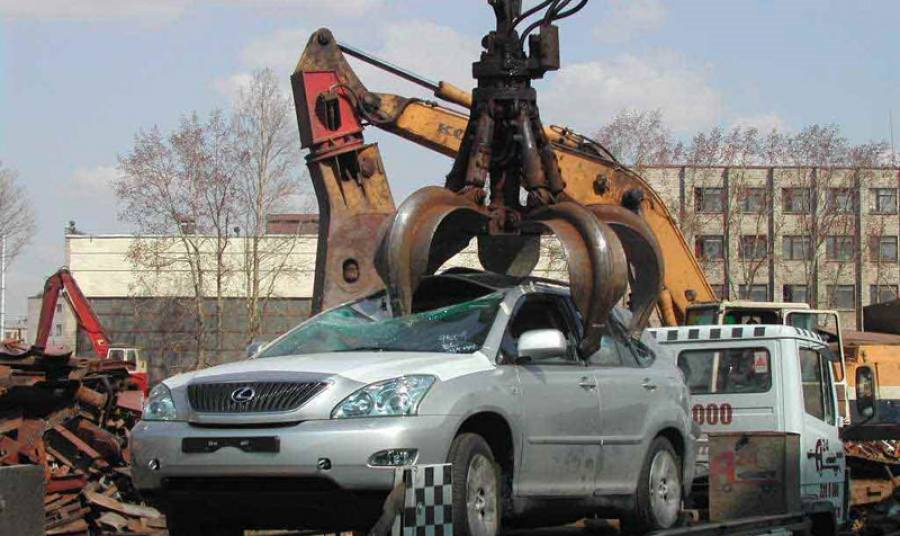 Вывоз старых автомобилей на утилизацию в Большой Камне в октябре