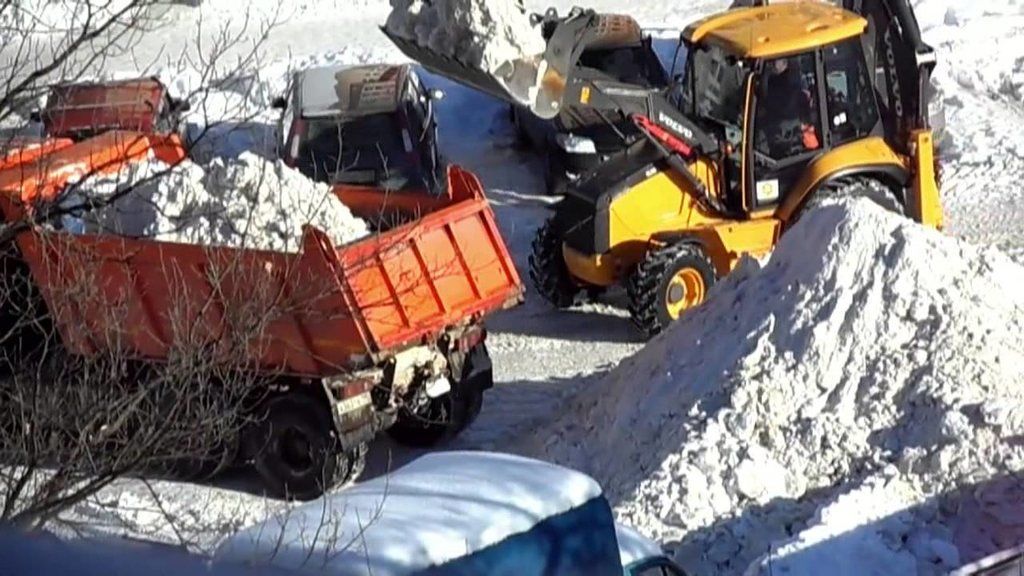 Вывоз снега с погрузкой в Большой Камне для организаций и частных лиц в октябре