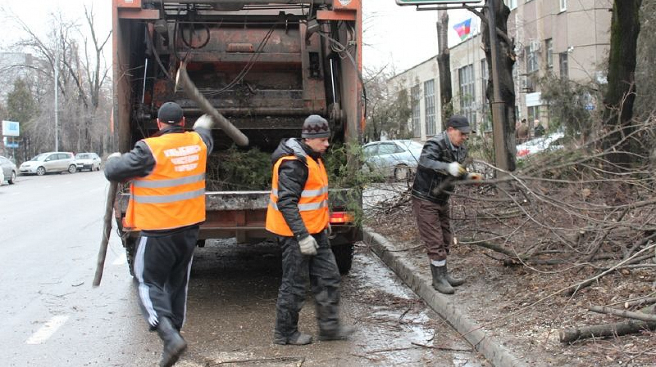 Уборка после стихийного бедствия в Большой Камне от 2890 руб